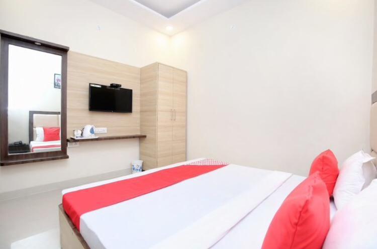 Forever Inn Hotel Near Golden Temple Амрітсар Екстер'єр фото